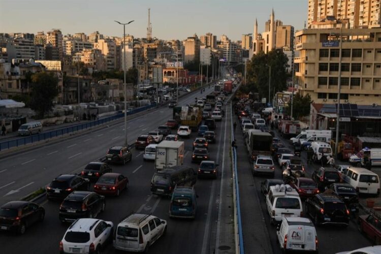 Israel ordena evacuar sur de Beirut y advierte