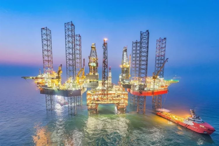 Países miembros de la AIE blindan el mercado petrolero