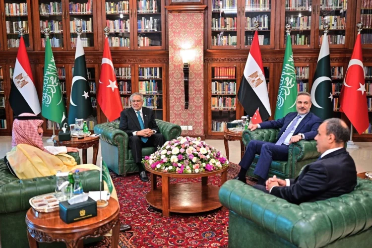 Cuatro naciones buscan frenar fuego en Oriente Medio