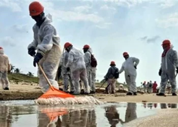 Pemex reconoce nuevo derrame frente de hidrocarburos