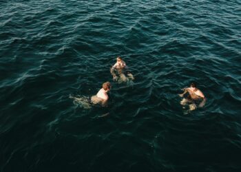 Prevención de lesiones en deportes acuáticos: Recomendaciones técnicas de expertos