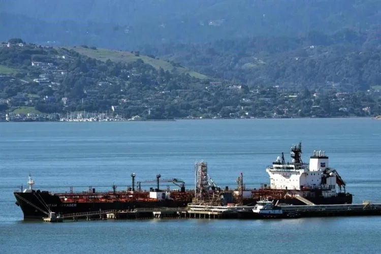 Expertos ven insuficiente liberar reservas para frenar crudo