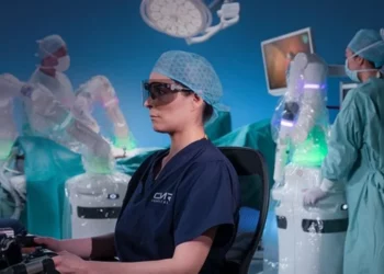 Universidad apuesta por cirugía robótica desde formación médica