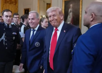 Revelan archivos de Epstein con acusación contra Trump