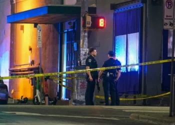 Ataque armado en bar de Texas deja tres muertos y 14 heridos
