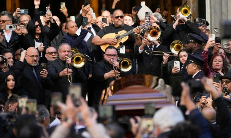 Nueva York rinde último tributo a Willie Colón en la Catedral de San Patricio