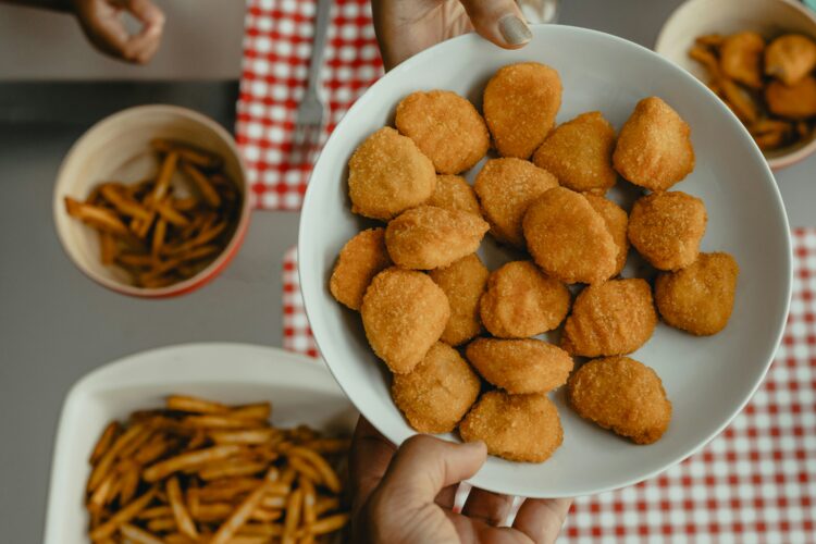 Cómo hacer nuggets de pollo sin gluten crujientes: más saludables y sin aditivos