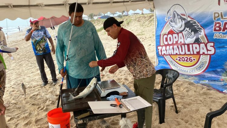 Arranca torneo de pesca deportiva en la playa Barra del Tordo, en Aldama, Tamaulipas