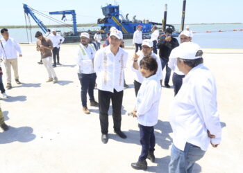 Supervisan Américo Villarreal y titular de SEDATU urbanización en Puerto del Norte en Matamoros