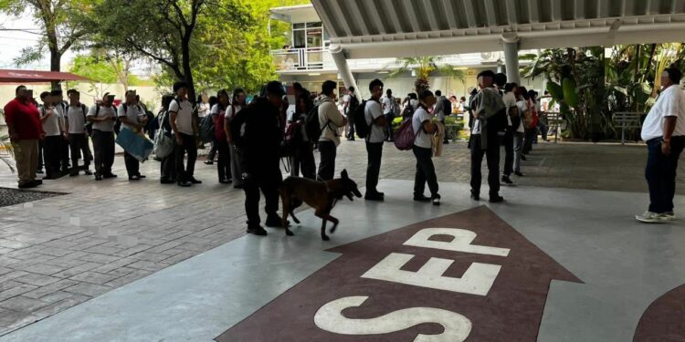 Alarma en CBTIS 24 por falsa amenaza de bomba