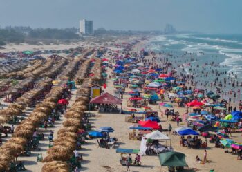 Llegan a playa Miramar de Cd Madero miles de turistas de Nuevo León, Coahuila y CDMX