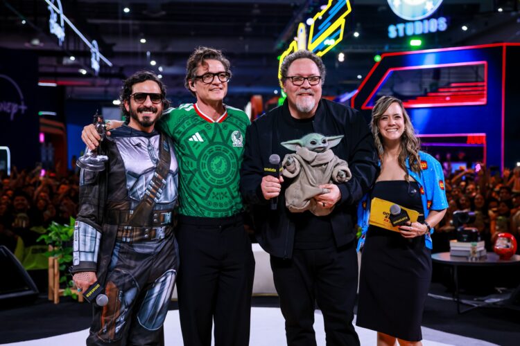 Pedro Pascal y Jon Favreau presentan avances de “The Mandalorian and Grogu” en CCXPMX 2026