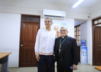 Se reúnen Gobernador Américo Villarreal y nuevo obispo de Tampico, monseñor Margarito Salazar Cárdenas