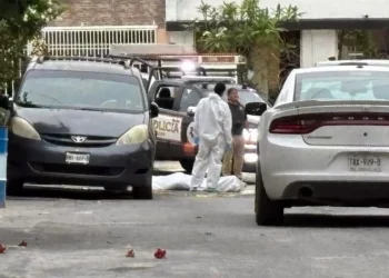 Abaten policías a hombre tras herir a oficial