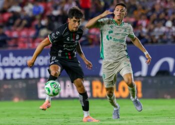 Atlético de San Luis vence 2-0 a Santos Laguna con goles de Flores y João Pedro