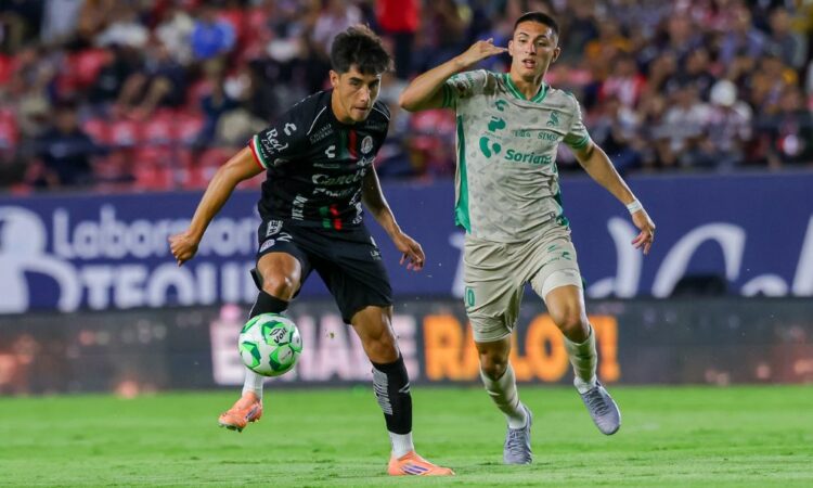 Atlético de San Luis vence 2-0 a Santos Laguna con goles de Flores y João Pedro