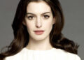 Anne Hathaway revela su batalla contra la inseguridad tras ser nombrada la más bella