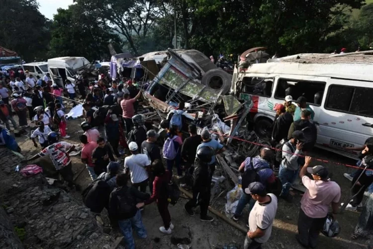 Aumenta a 20 la cifra de muertos por atentado en Colombia