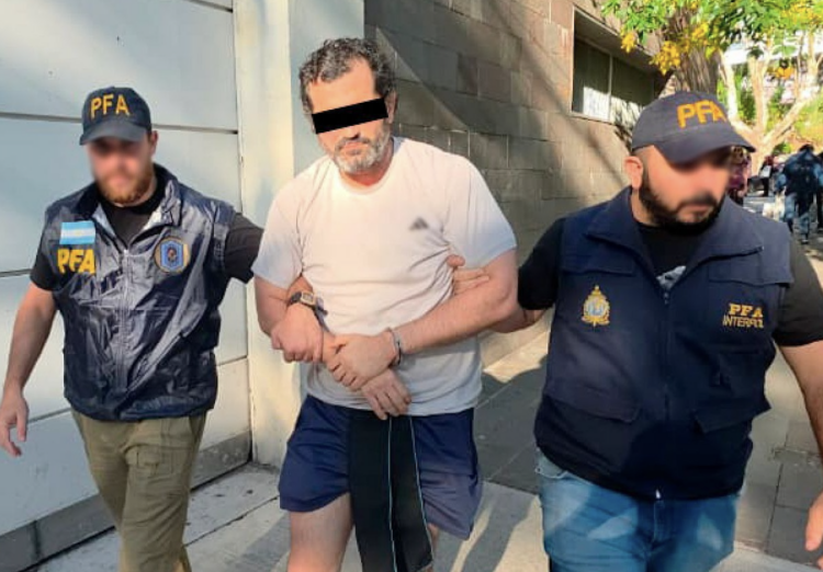 Sheinbaum gestiona traer a México a exmarino huachicolero