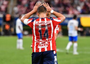 Javier Hernández aclara su situación profesional tras finalizar contrato con las Chivas
