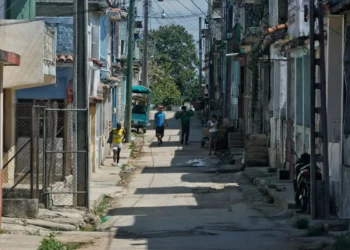 Cuba denuncia asfixia económica tras décadas de bloqueo