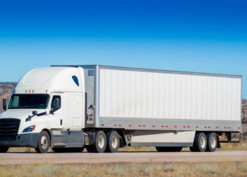 Refacciones para tractocamiones: cómo elegir las piezas correctas para tu flota