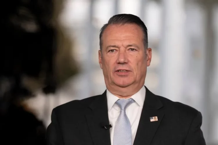 Renuncia jefe de ICE a partir de mayo