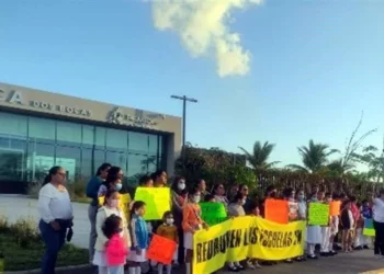 Reubicarán escuelas junto refinería Olmeca