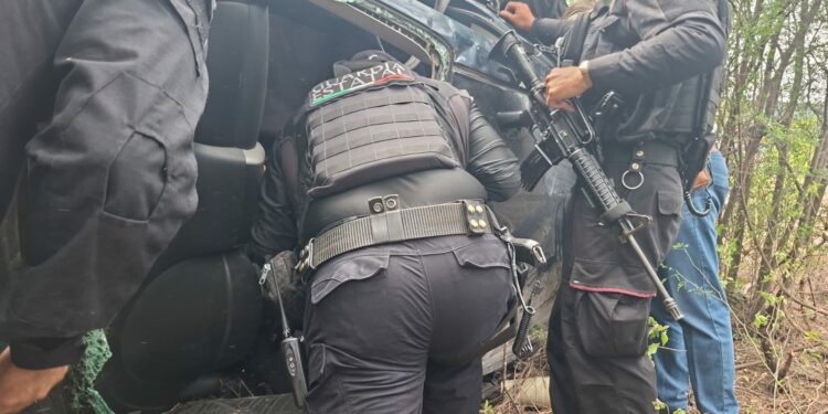 Cinco heridos tras aparatosa volcadura en carretera Victoria-Matamoros