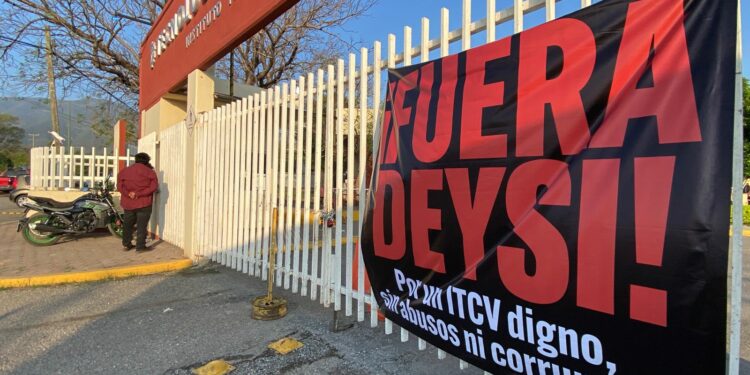 Continúa toma del Tec Victoria por conflicto estudiantil