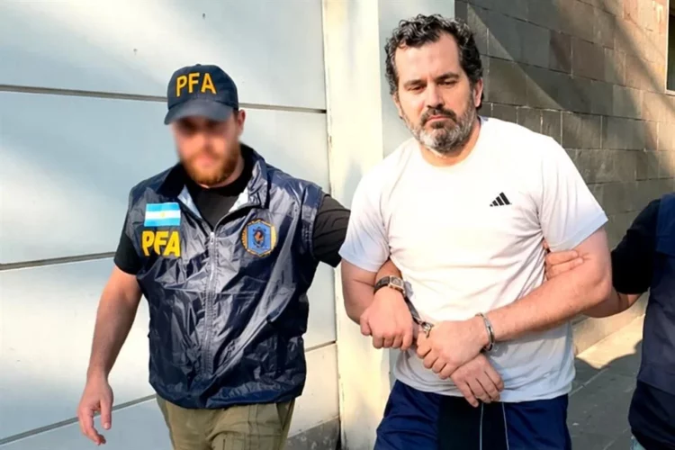 Investigan finanzas de marinos ligados al huachicol fiscal