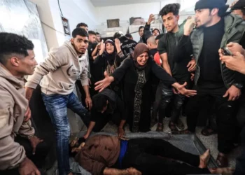 Ataque israelí deja diez muertos junto a escuela