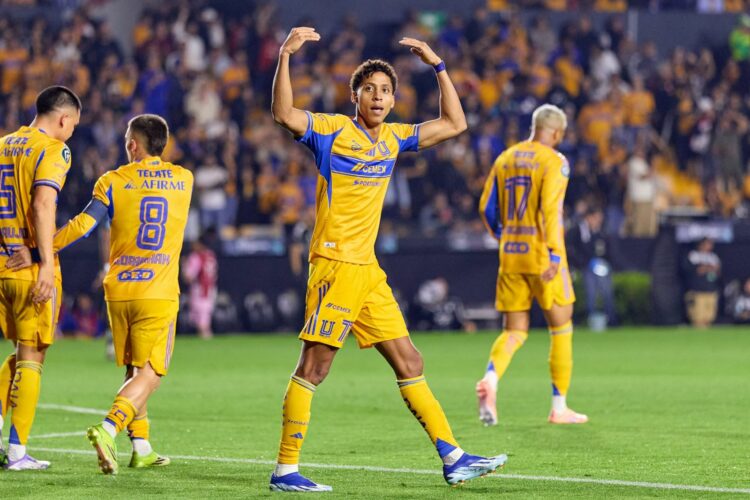 Tigres toma ventaja en el ‘Volcán’ con goles de Ozziel Herrera y un autogol de Seattle