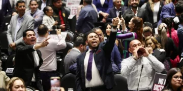 Entre reclamos, diputados aprueban Plan B electoral