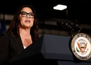 Renuncia secretaria del Trabajo de Trump por escándalos