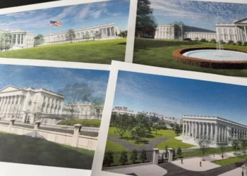 Frenan construcción de salón de baile en Casa Blanca