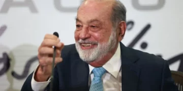 Slim capitaliza auge petrolero con millonaria venta accionaria