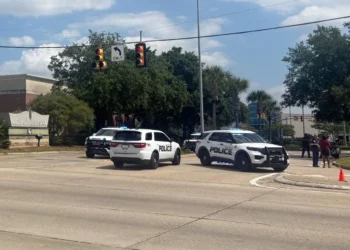 Un muerto tras tiroteo en centro comercial de Luisiana