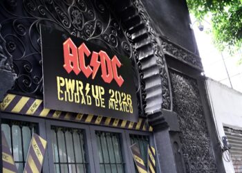 AC/DC inaugura tienda exclusiva en la Ciudad de México como parte del ‘Power Up Tour’