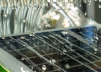 Liquid Droplet Mops: El método inspirado en la naturaleza que revoluciona la eficiencia solar