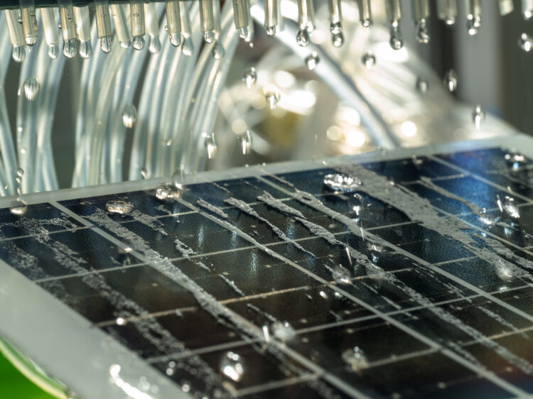 Liquid Droplet Mops: El método inspirado en la naturaleza que revoluciona la eficiencia solar