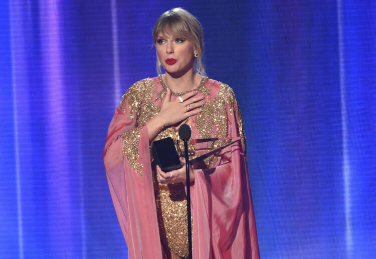 ¿Nuevo récord histórico? Taylor Swift encabeza los AMAs 2026 con ‘The Life of a Showgirl’
