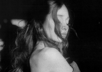 Ariana Grande anuncia su octavo álbum de estudio titulado ‘Petal’