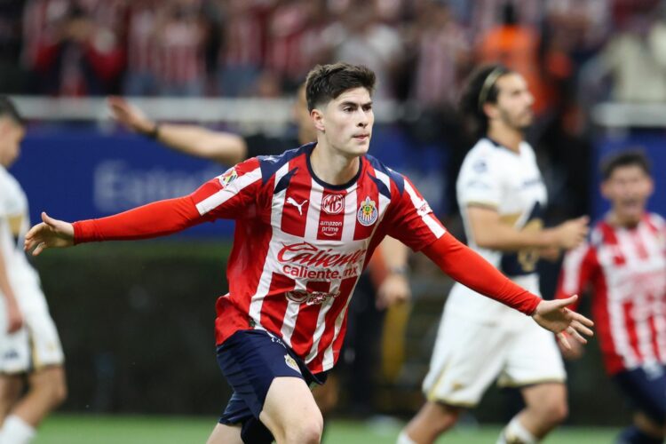 Chivas rescata el empate ante Pumas y mantiene el liderato del Clausura 2026