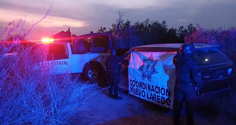 Aseguran camioneta robada, arma larga y equipo táctico