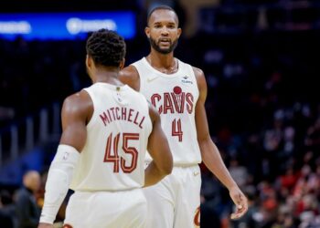 Remontada en Cleveland: Los Cavaliers superan a los Raptors y se acercan a la clasificación