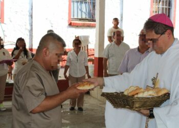 Reos de Victoria participan en ceremonias de Semana Santa