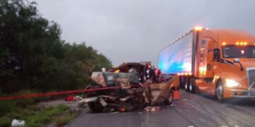 Choque contra tráiler deja un muerto en carretera