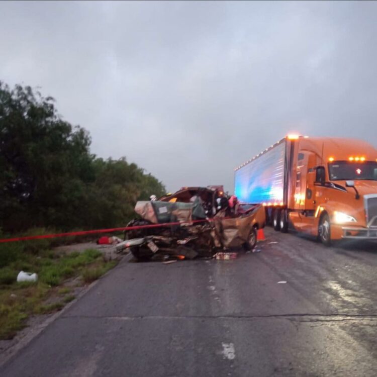 Choque contra tráiler deja un muerto en carretera