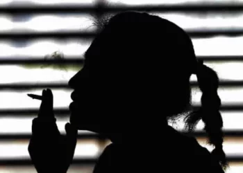 Reino Unido veta cigarrillos a nacidos después de 2008